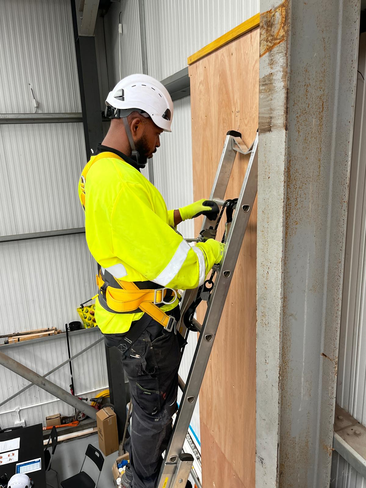 SA053C - Tetra Leaning Ladder and Flat Roof Accreditation
